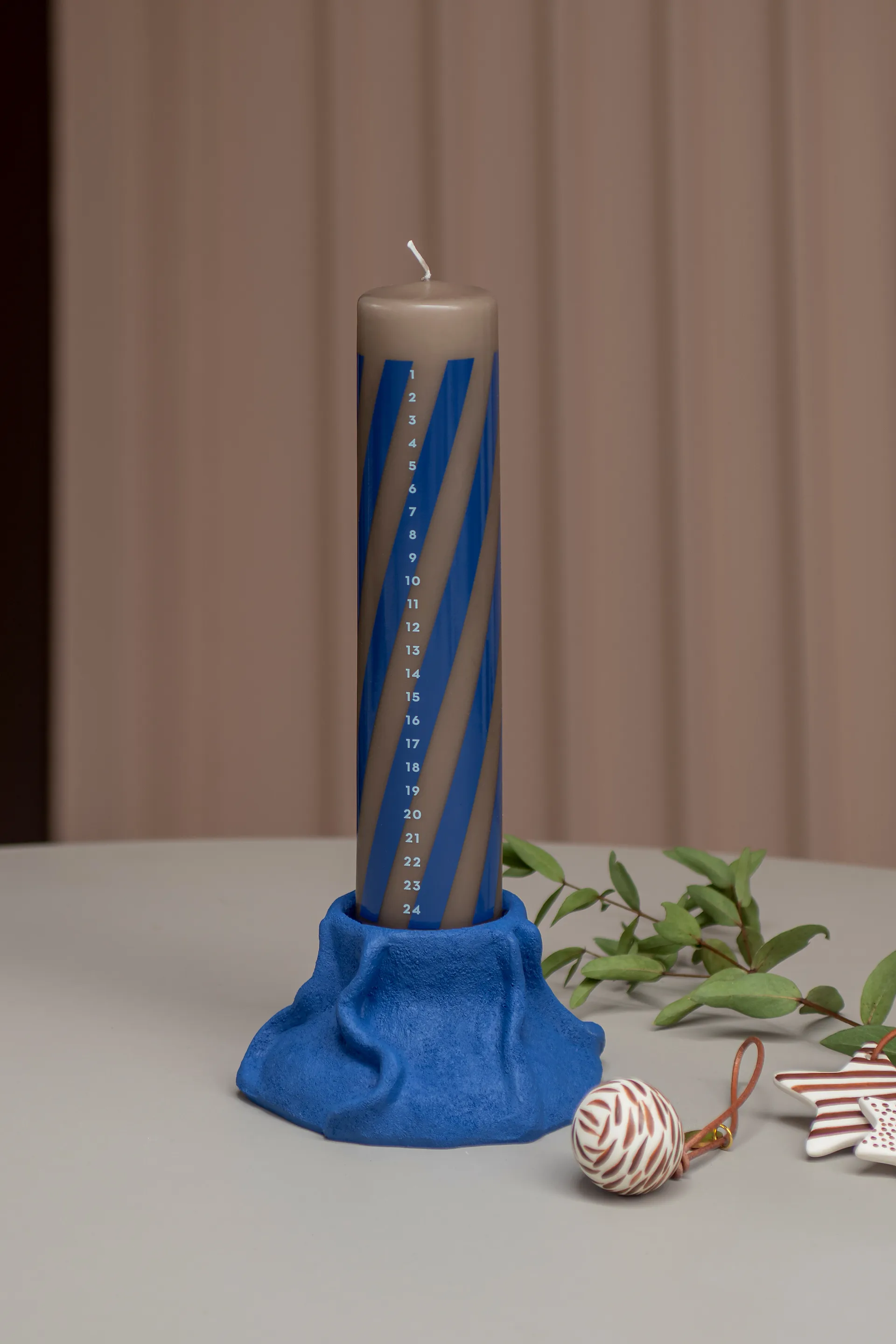 Twentyfour kalenderljus 25 cm, Cobalt Mette Ditmer
