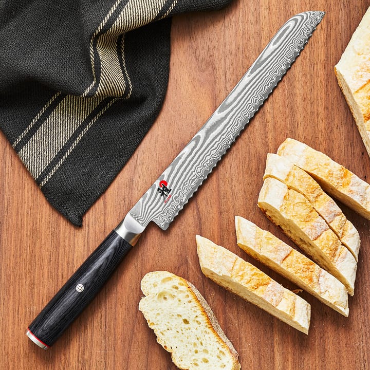 Raw 5000FCD brödkniv 23 cm, Damaskus-svart Miyabi