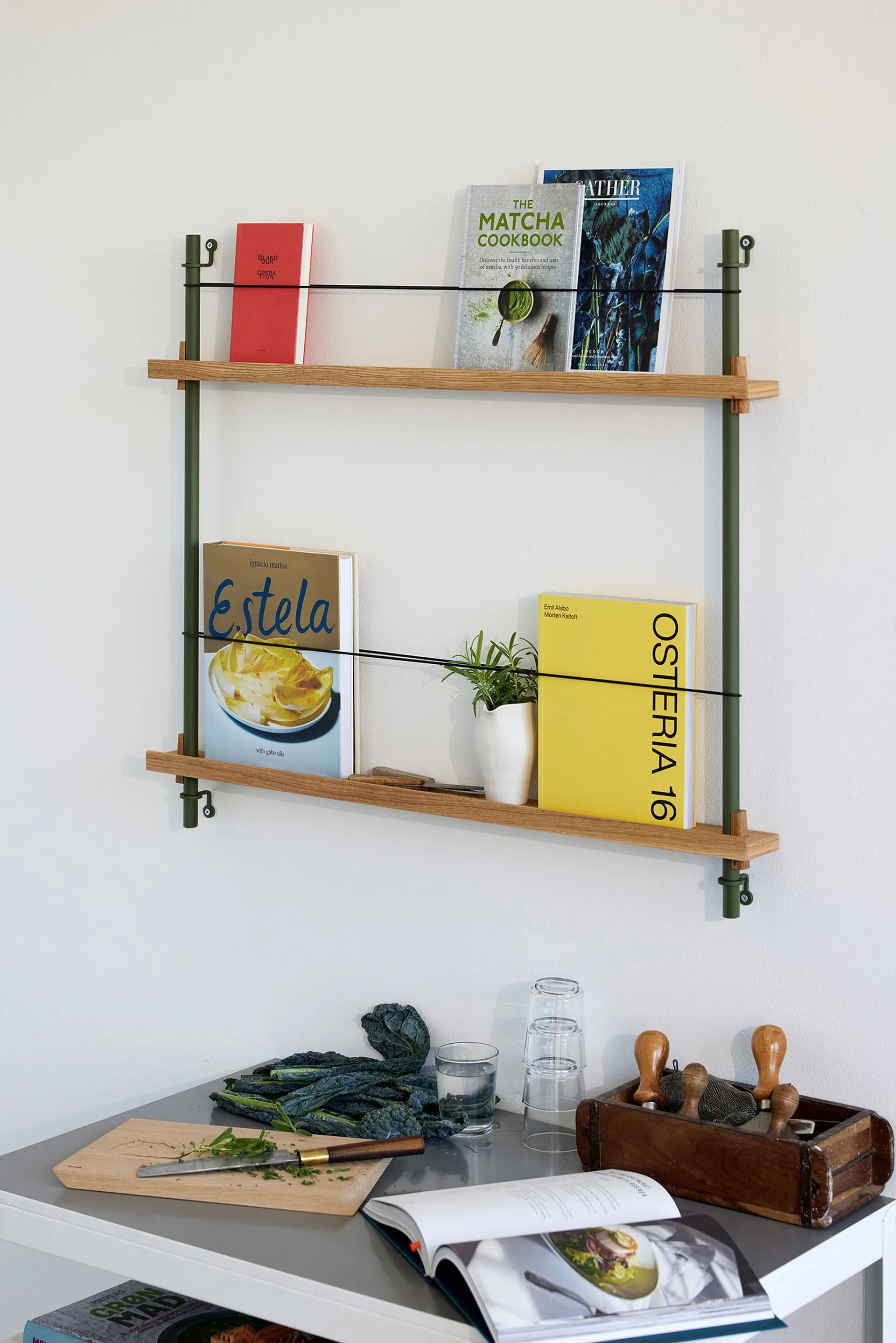 Magazine Shelving tidningsställ, Rökt ek-deep blue, 85x180x7 cm, MS.180.1 MOEBE