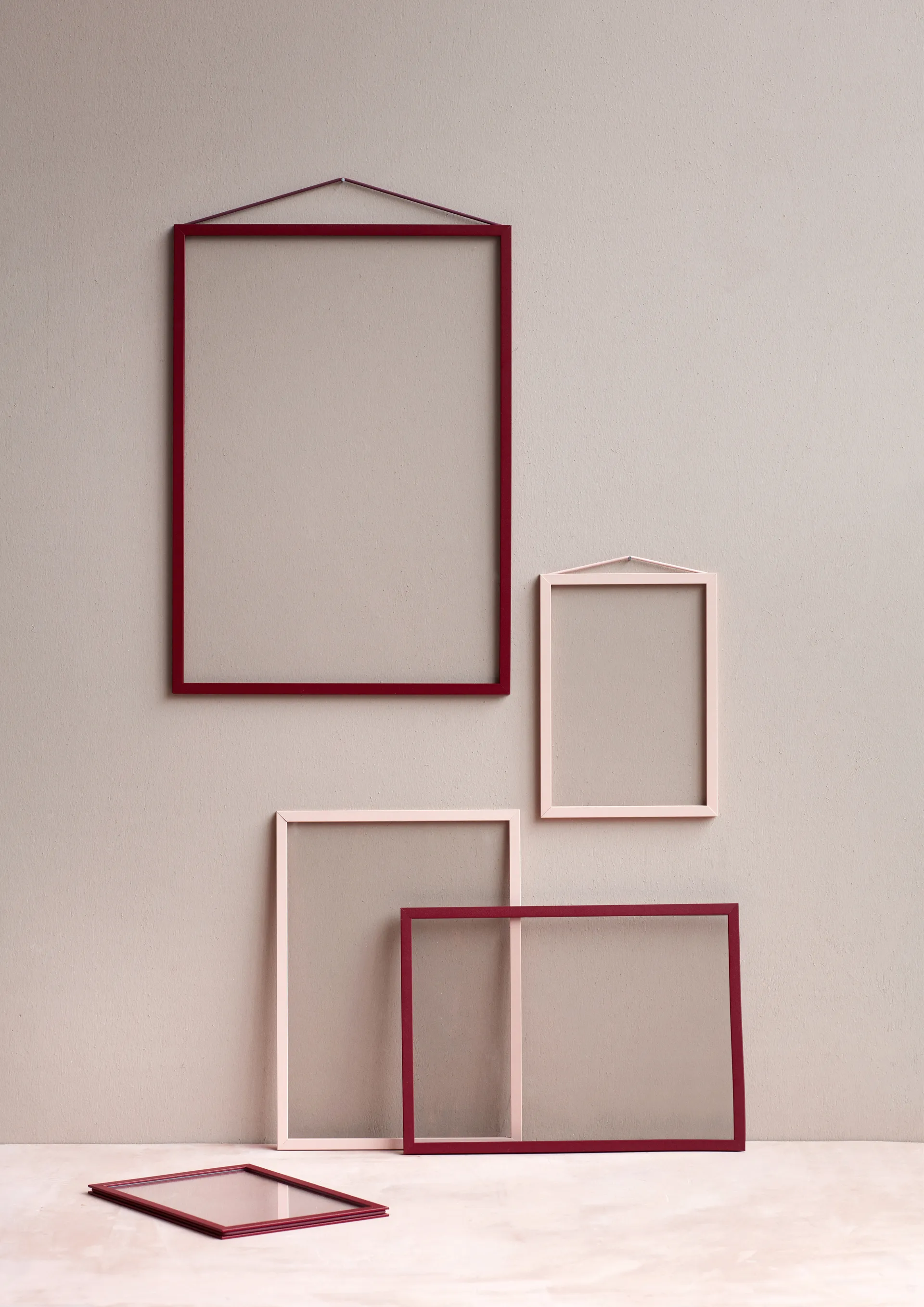 Moebe ram A3 31,3x43,6 cm, Transparent, Red MOEBE