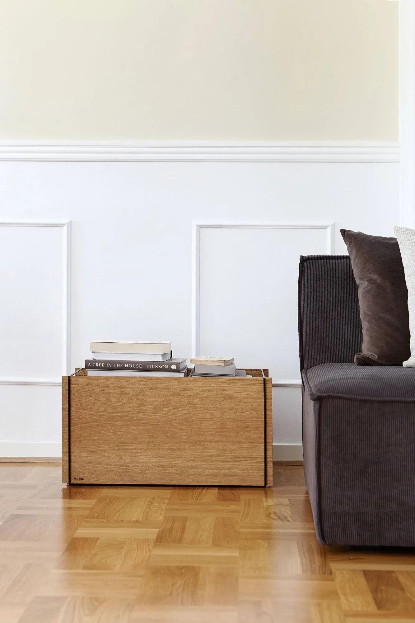 Moebe storage box, Rökt ek-rostfritt stål, 33x60x31 cm MOEBE