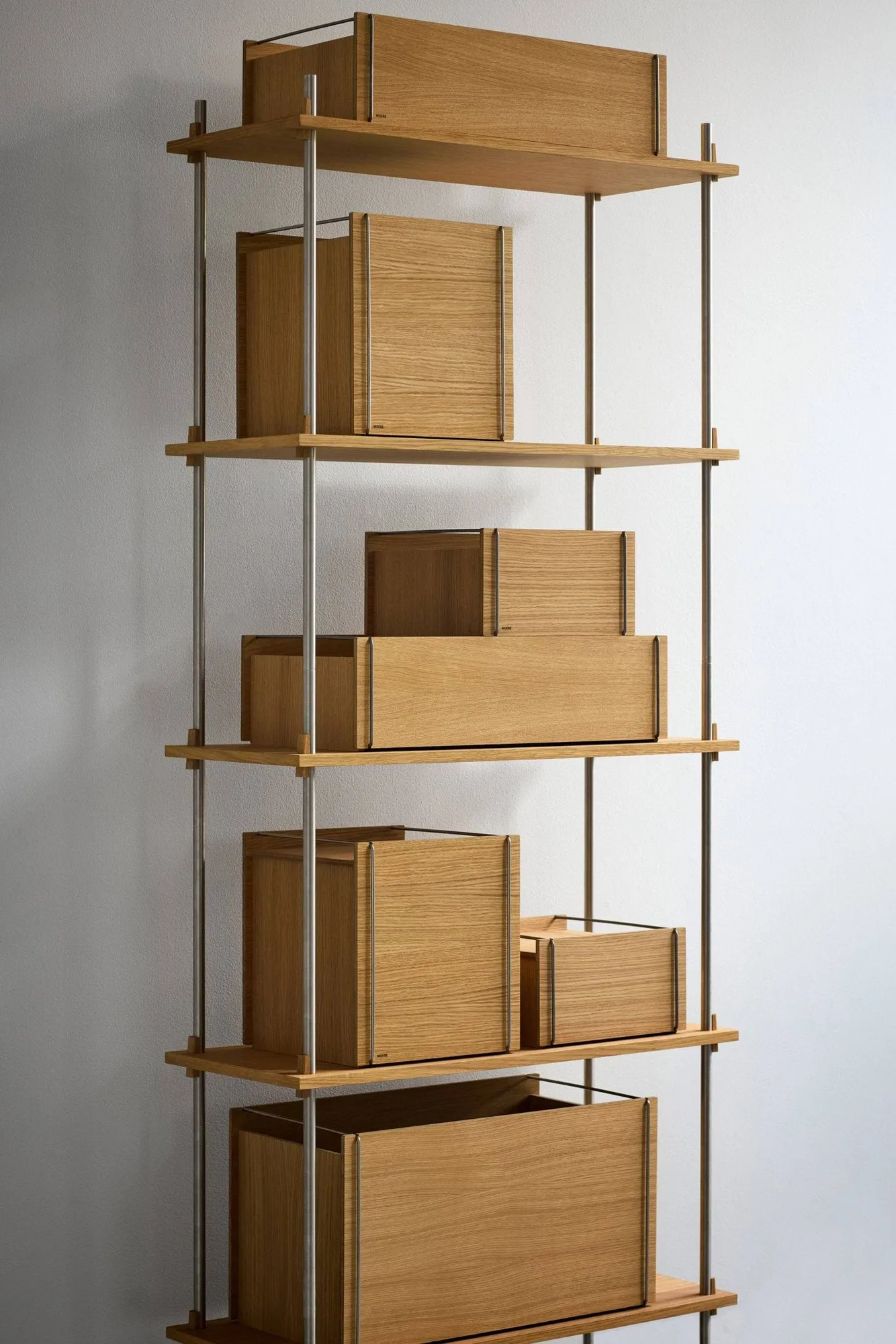 Moebe storage box, Rökt ek-rostfritt stål, 33x60x31 cm MOEBE