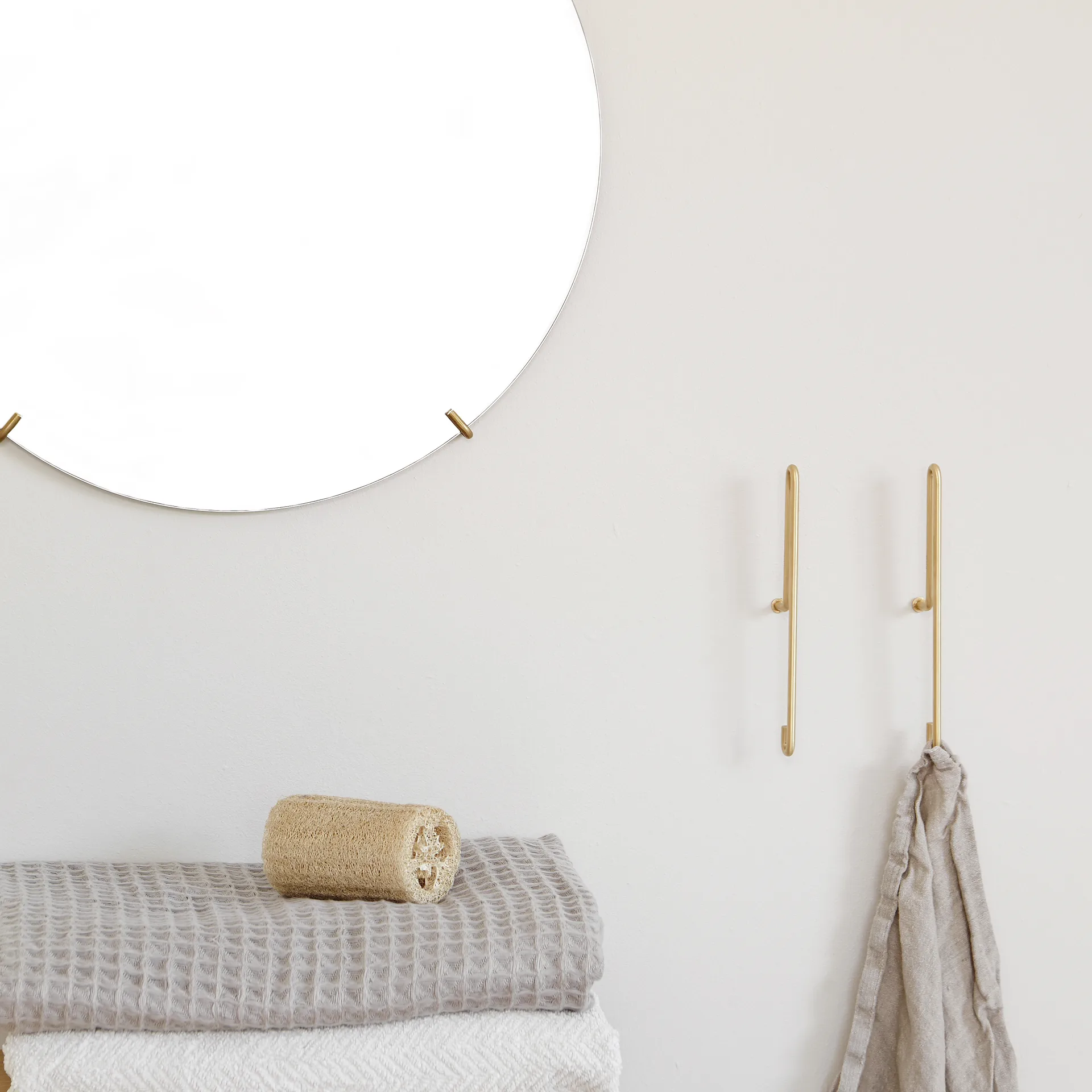 Moebe Wall hook large, Matt guld MOEBE
