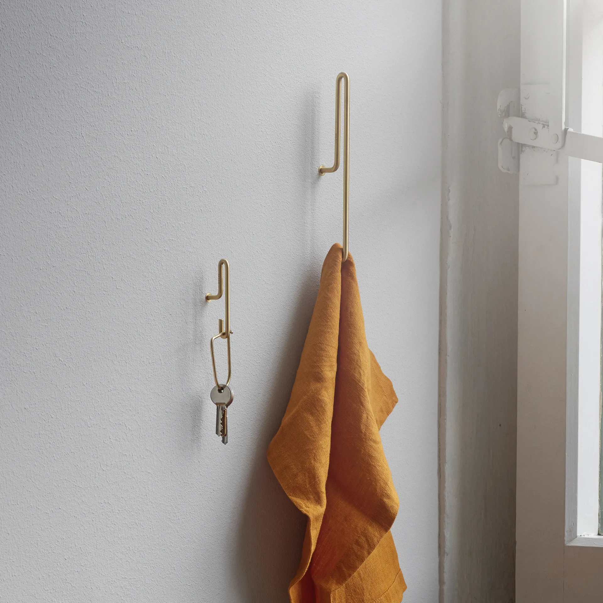 Moebe Wall hook large, Matt guld MOEBE