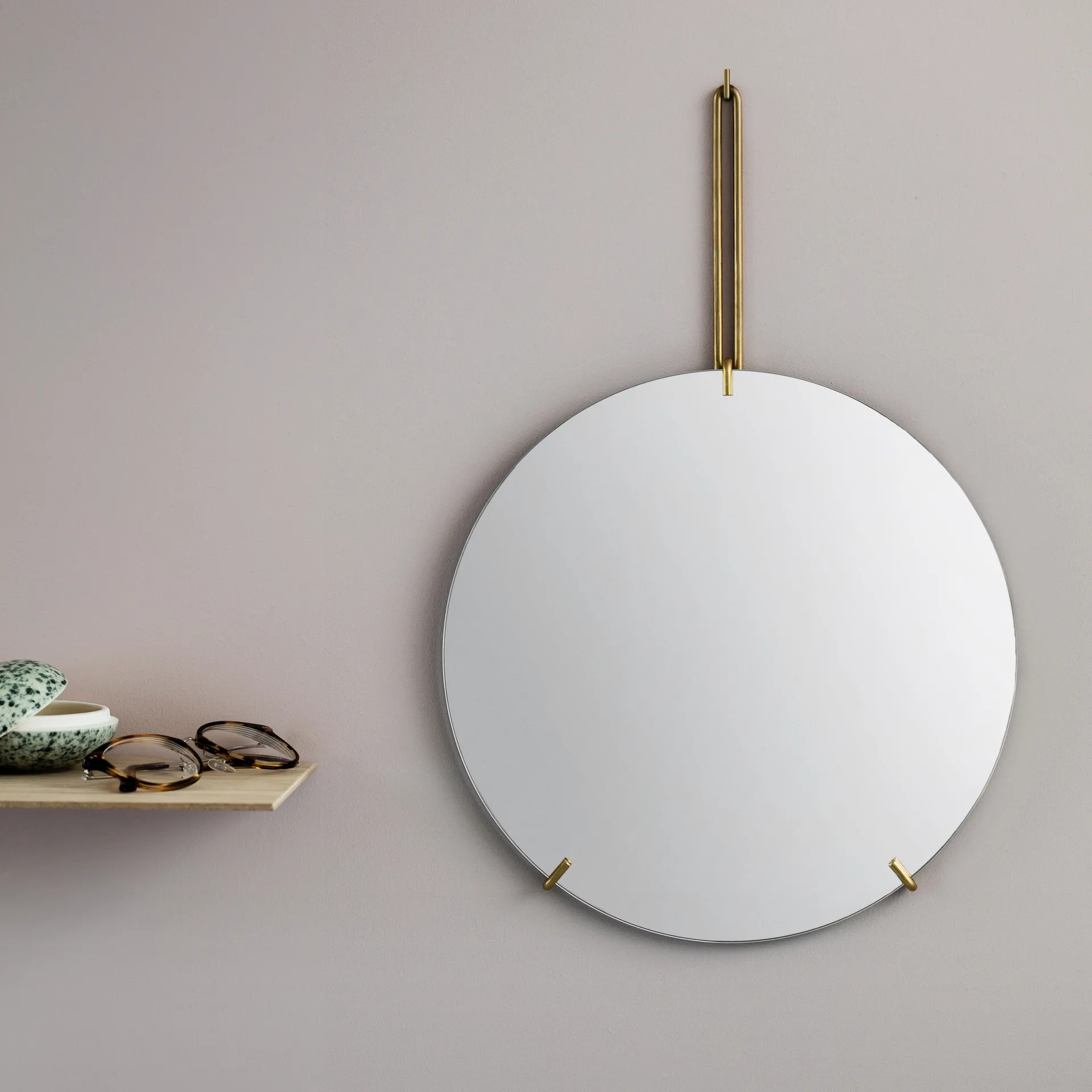 Moebe Wall mirror Ø 30 cm, Mässing MOEBE
