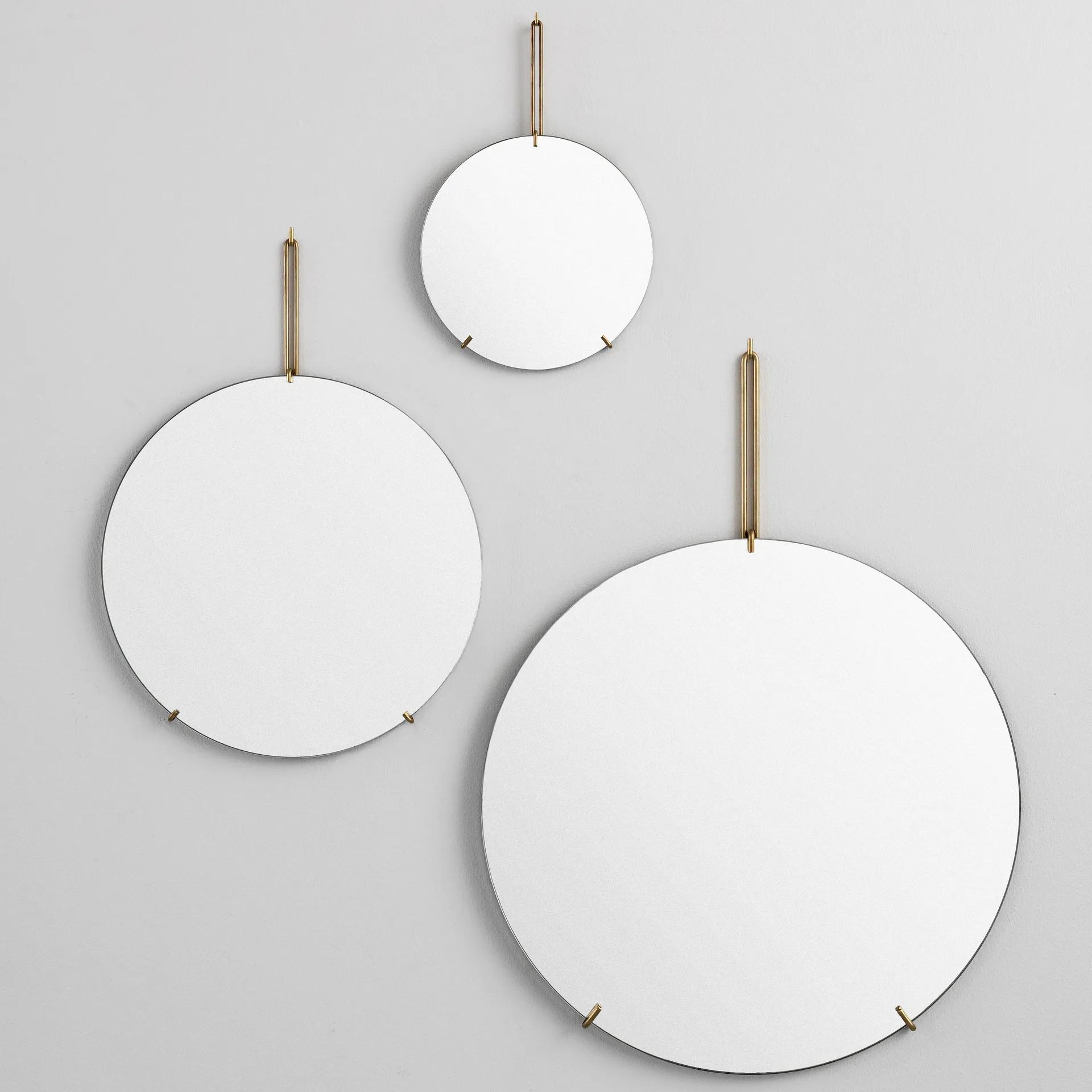 Moebe Wall mirror Ø 50 cm, Mässing MOEBE
