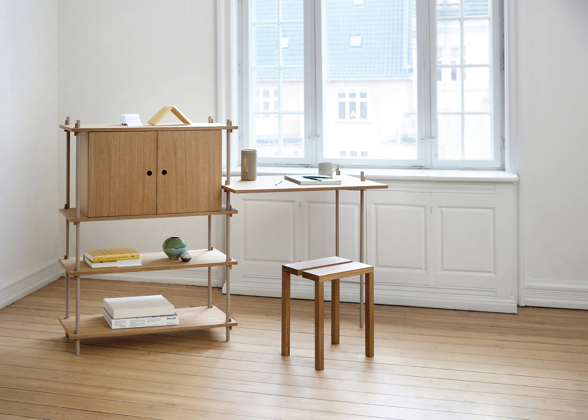 Shelving System hylla med skåp, Rökt ek-white, 163x85x35 cm, S.85.2.C MOEBE