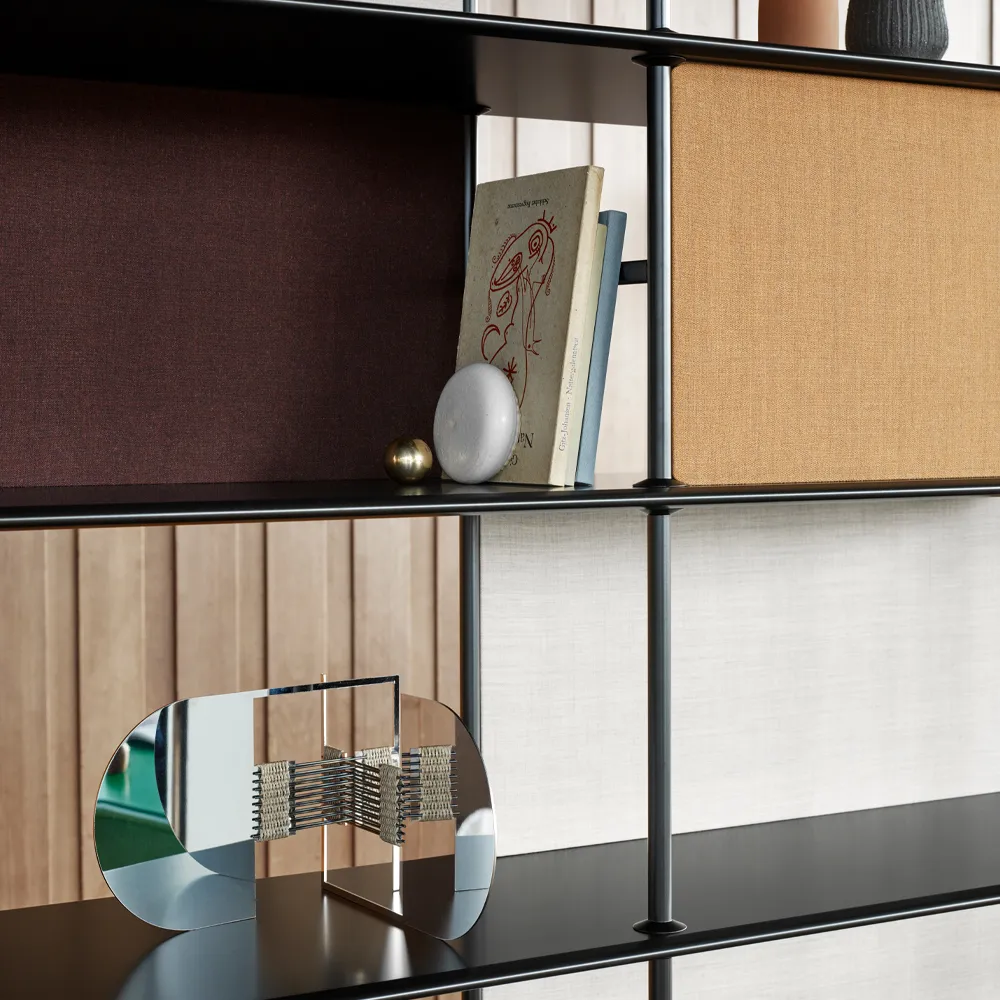 Montana Free 333000 hylla, beetroot 165 Montana