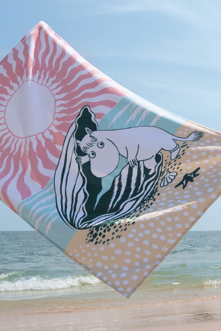 En dag på stranden Mumin strandhandduk, 93x150 cm Moomin Arabia