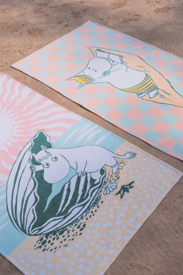En dag på stranden Mumin strandhandduk - 93x150 cm - Moomin Arabia