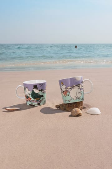 Muminmugg 2025 En dag på stranden - 30 cl - Moomin Arabia