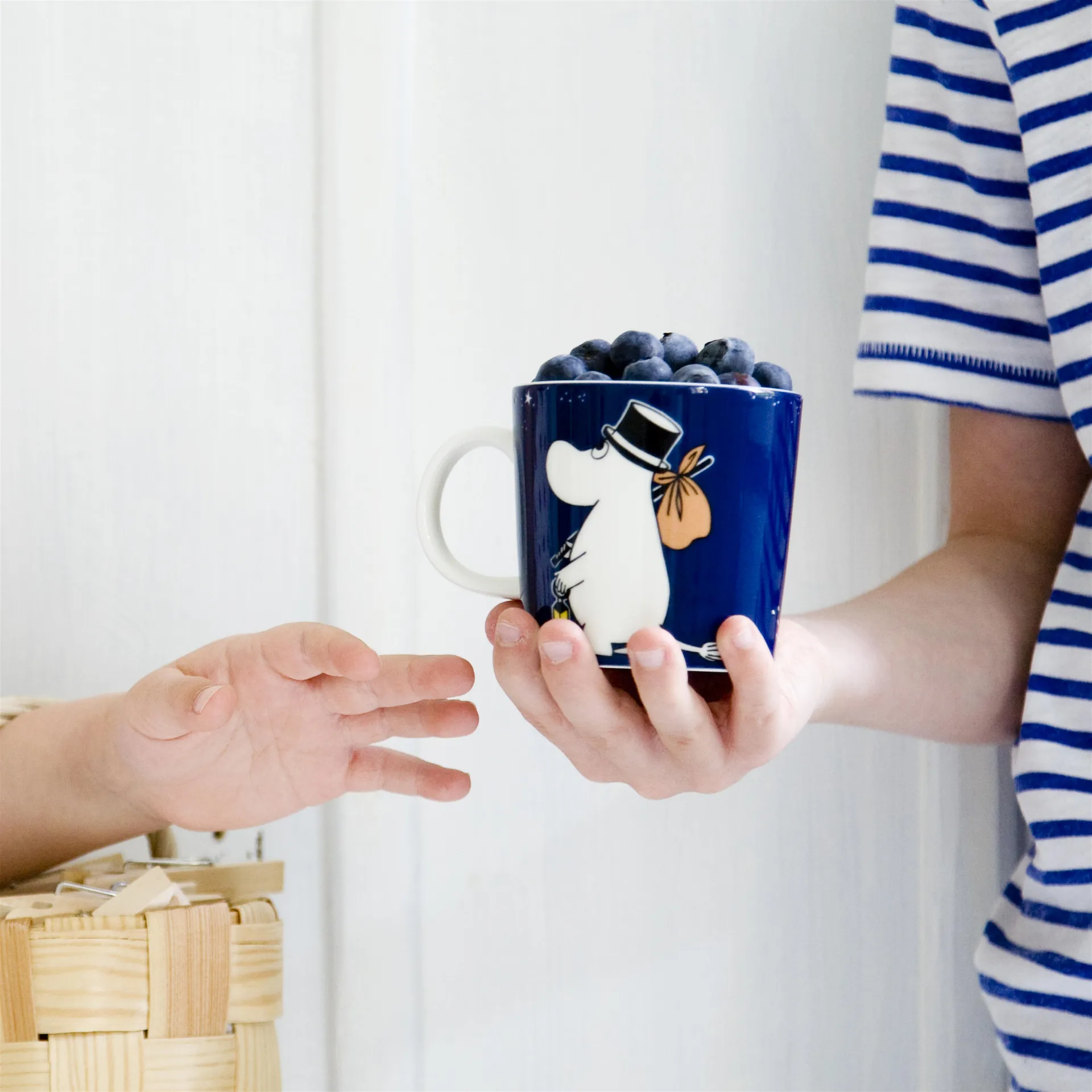 Muminpappa Muminmugg 30 cl, mörkblå Moomin Arabia