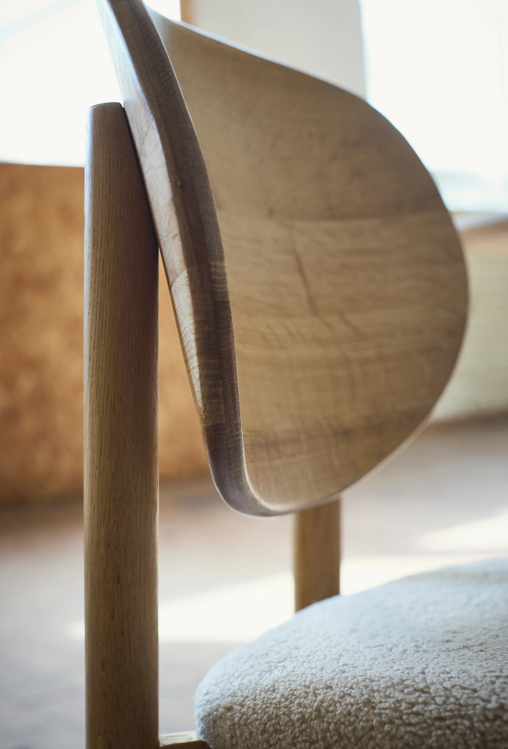 Oka stol, Naturoljad ek, sand MUUBS