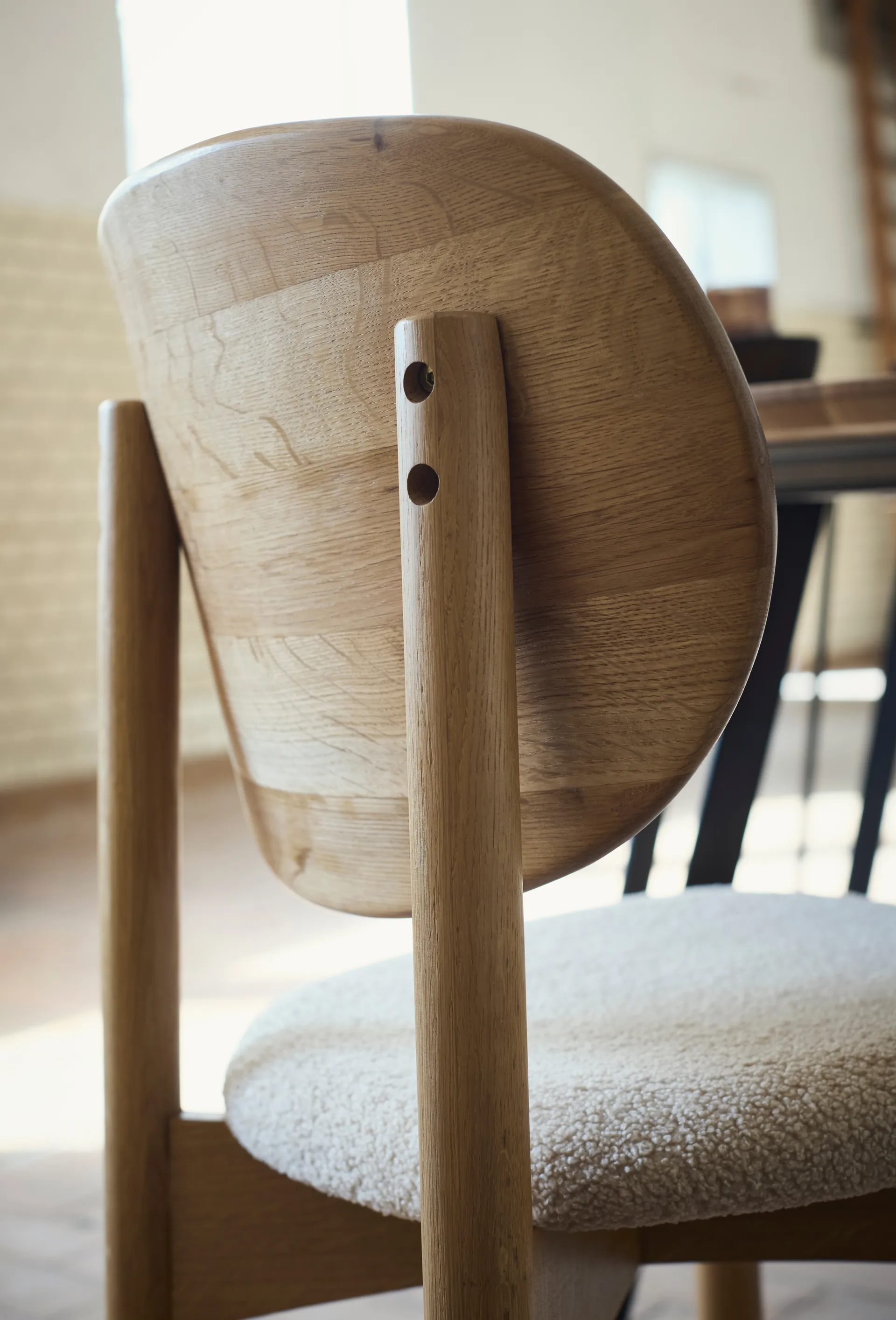 Oka stol, Naturoljad ek, sand MUUBS