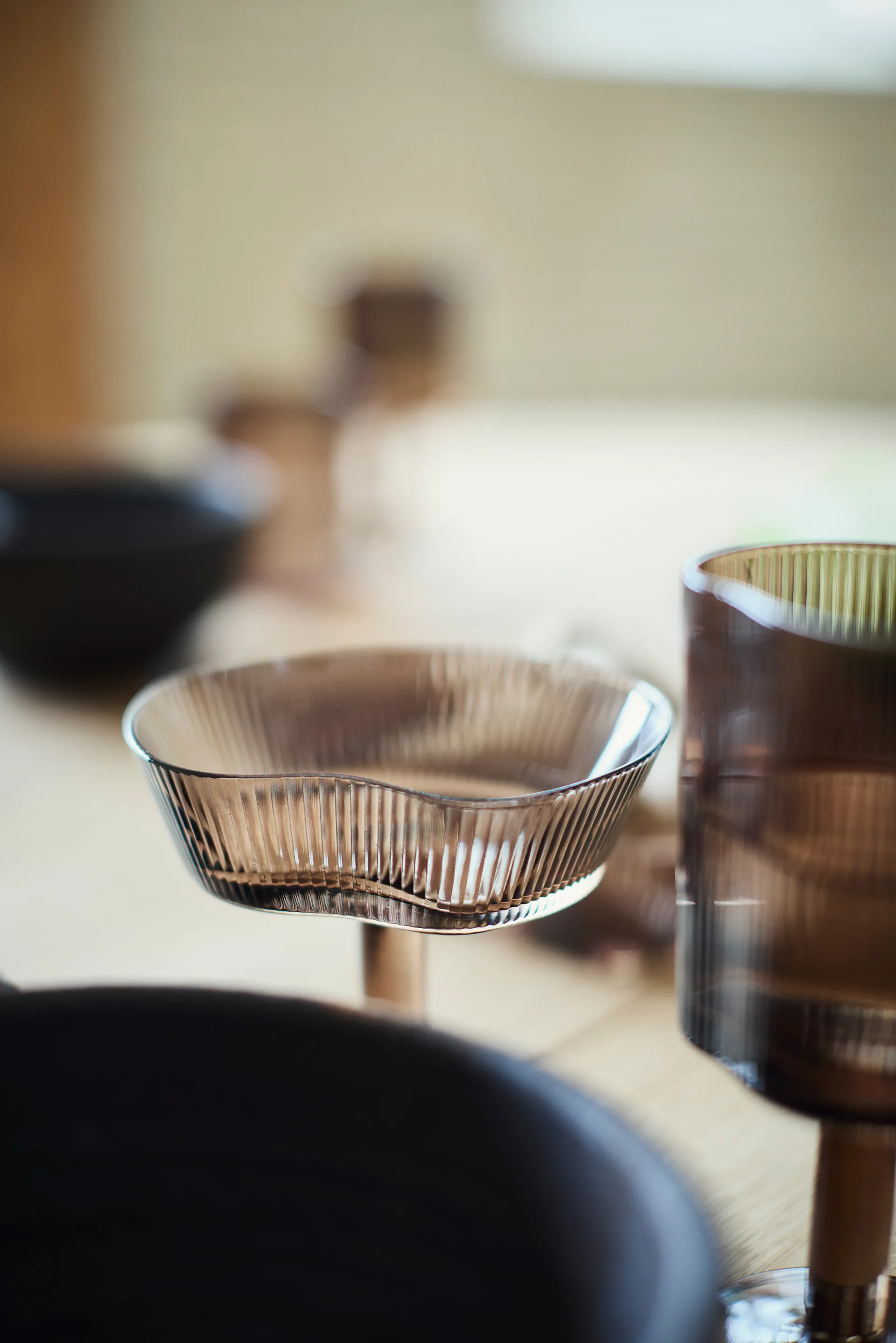 Ripe rödvinsglas 29,5 cl, Smoked brown MUUBS