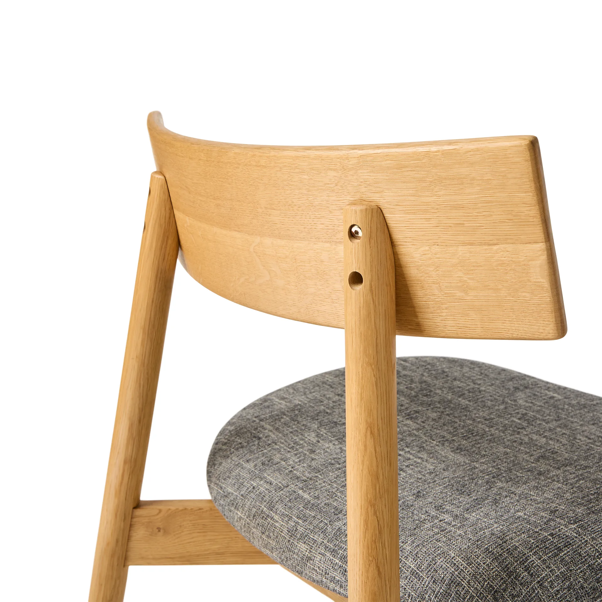 Tetra lounge chair, Betongfärgat tyg-naturoljad ek MUUBS