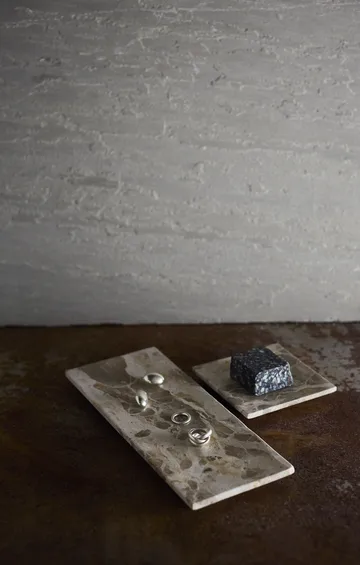 Vita dekorationsbricka - Seashell, 30x12 cm - MUUBS