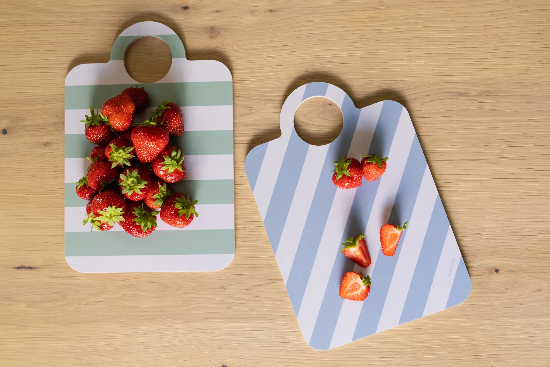 Checks & Stripes bricka 21x31 cm, Mint-blå Muurla