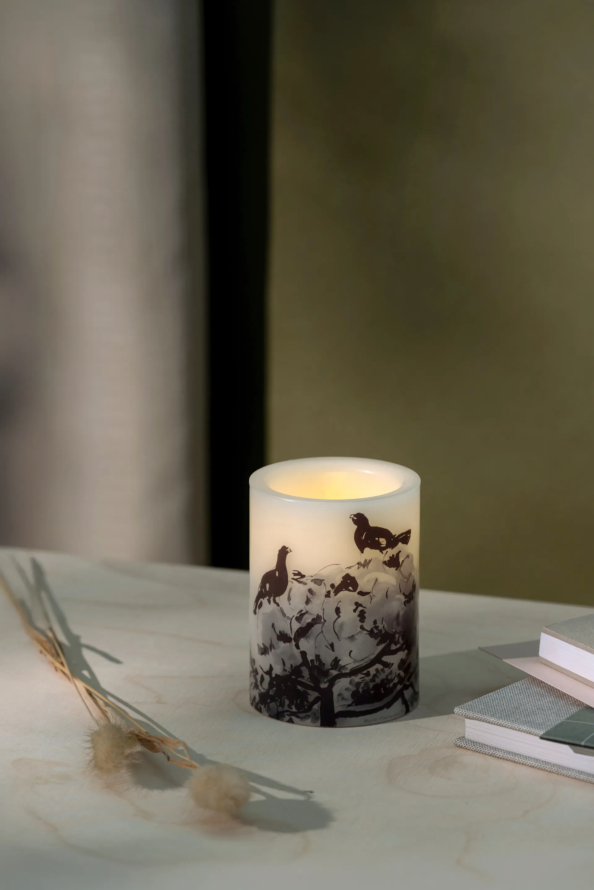 Teemu Järvi x Muurla ledljus Ø7,5x10 cm, Winter Carpercaillie Muurla