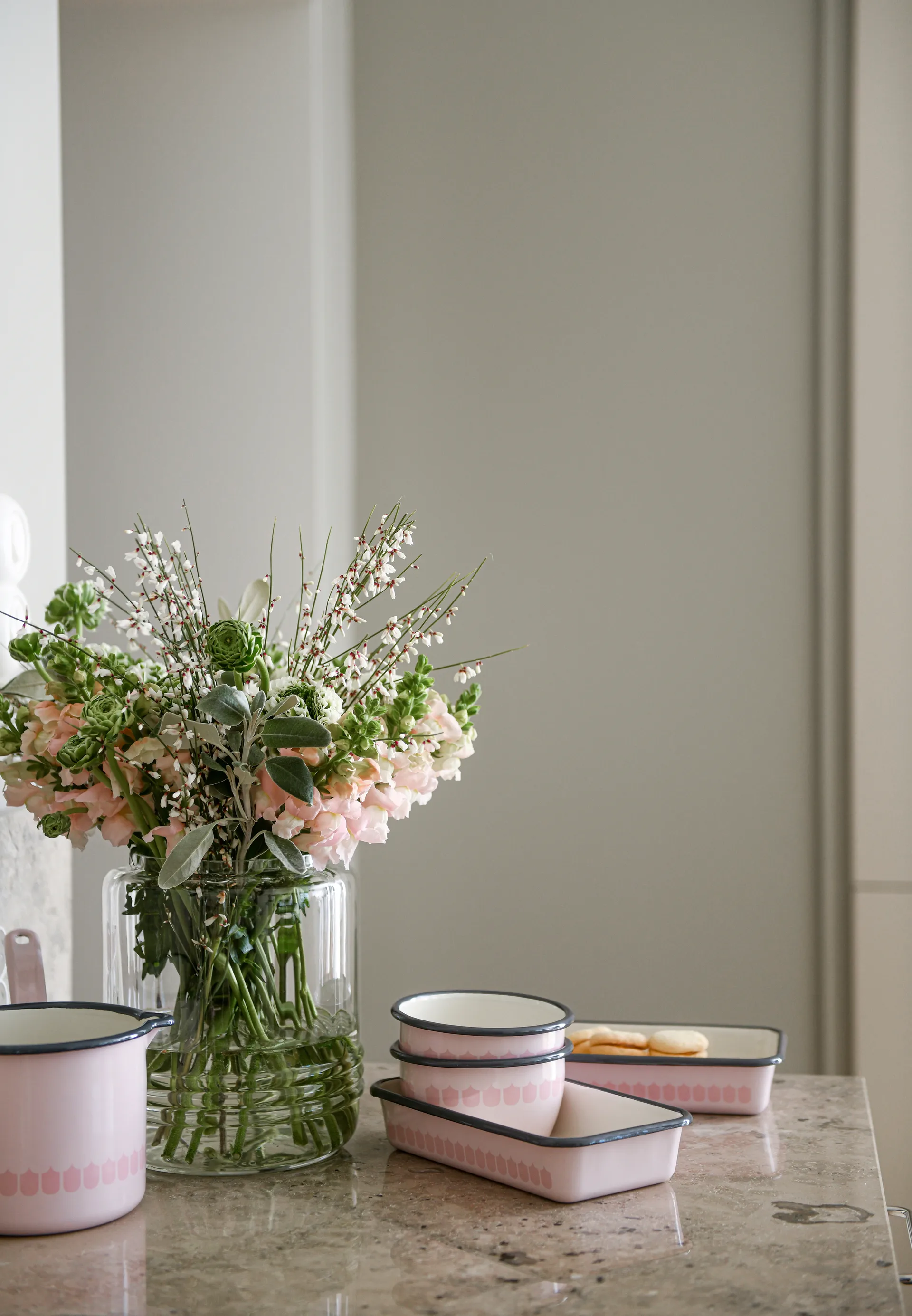 Vappu emaljskål 60 cl, Rosa Muurla