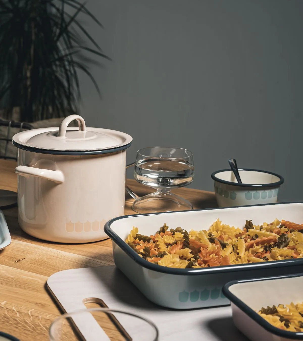 Vappu emaljugnsform 19x32 cm, Green Muurla