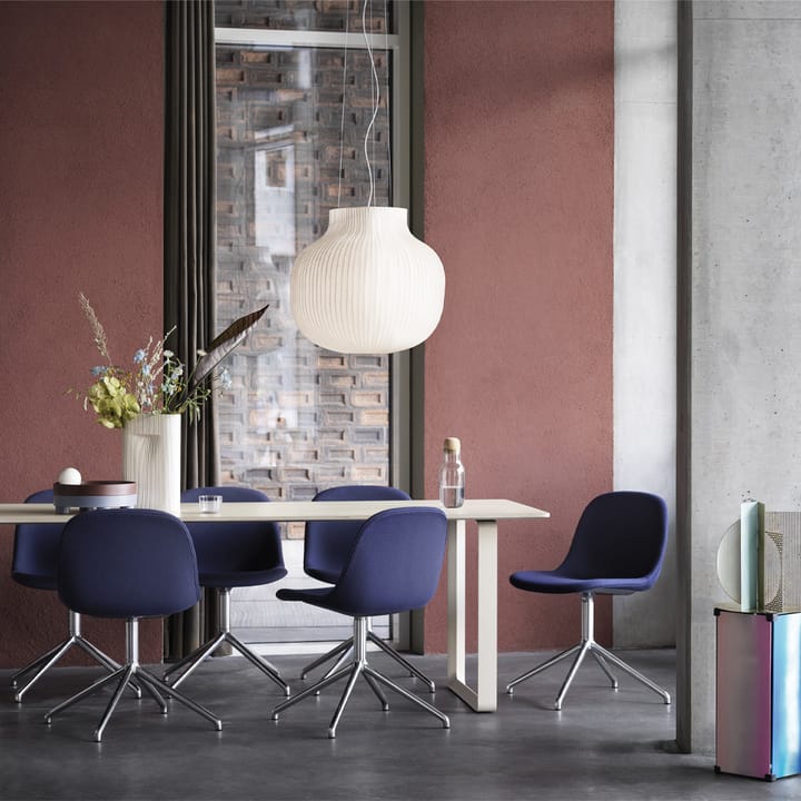 70/70 matbord 225x90 cm, Oak venner-Plywood-White Muuto