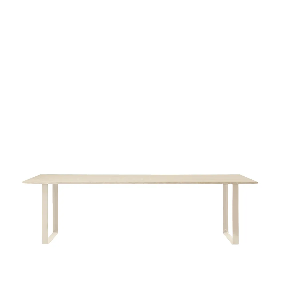 70/70 matbord 255x108 cm, Oak veener-Plywood-Sand Muuto