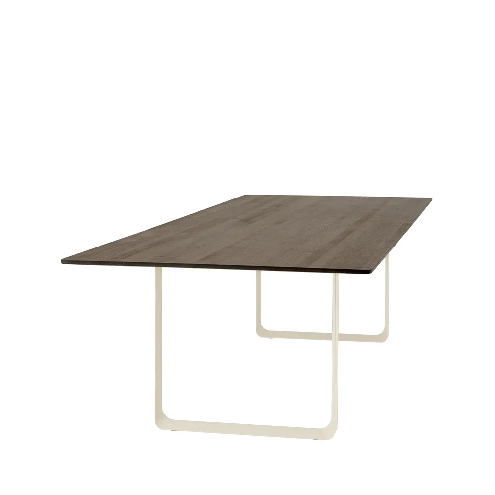 70/70 matbord 295x108 cm, Solid smked oak-Sand Muuto