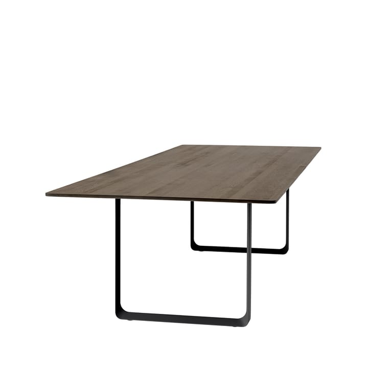 70/70 matbord 295x108 cm - Solid smoked oak-Black - Muuto