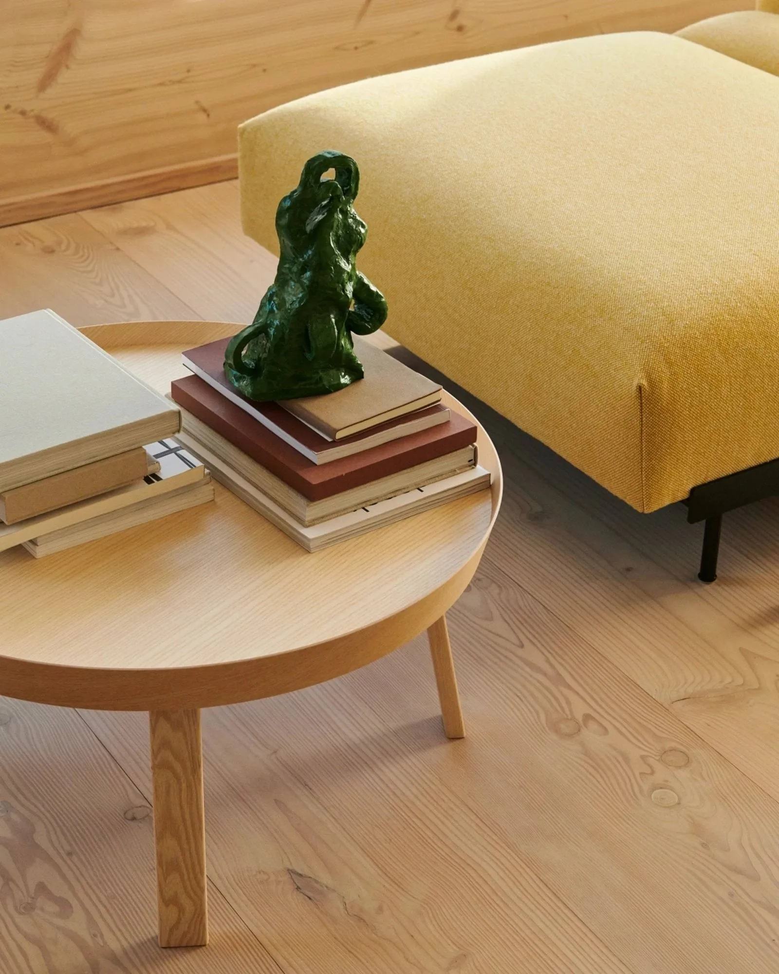 Around soffbord large, Oak Muuto