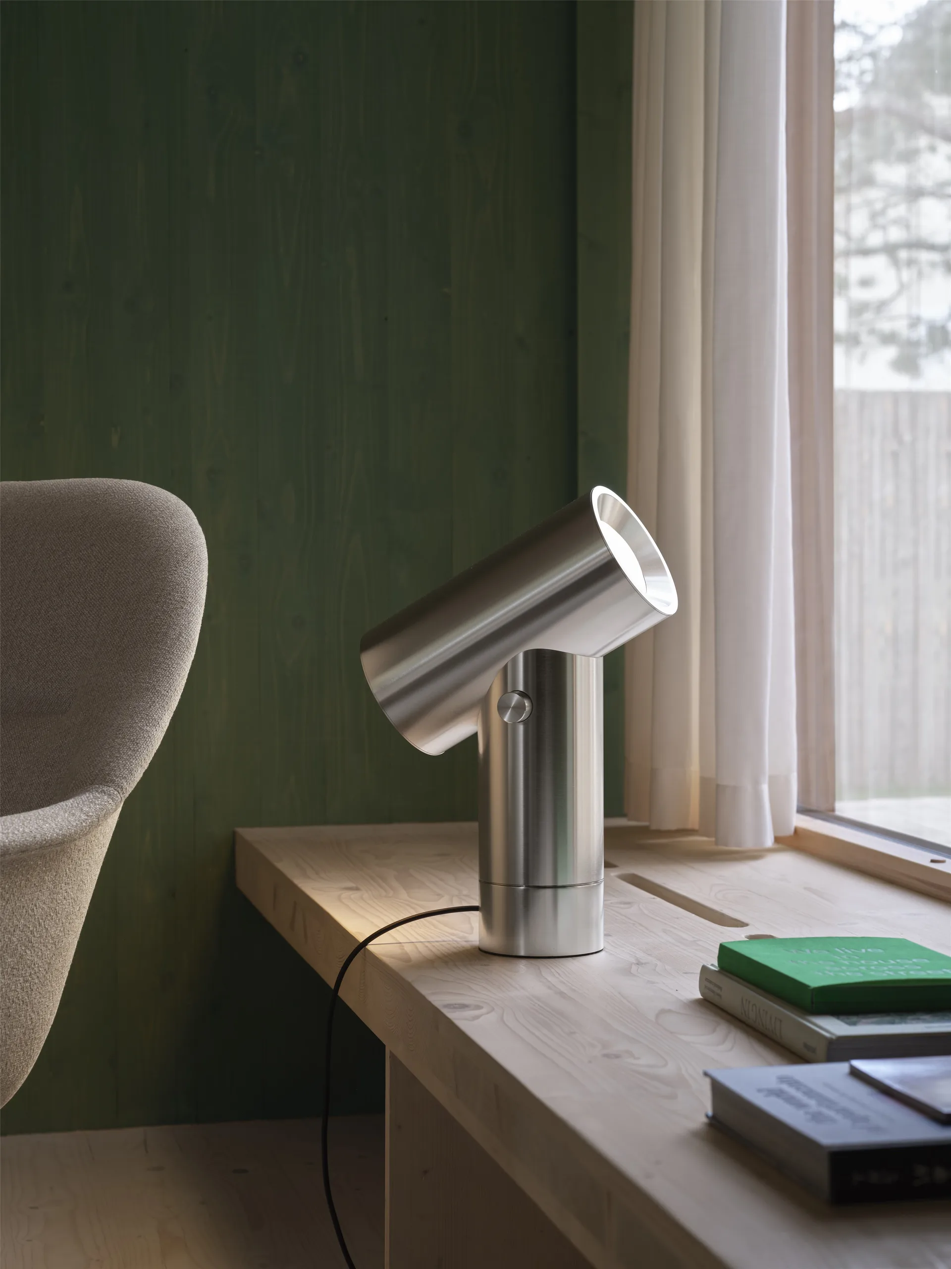 Beam bordslampa 45,4 cm, Polerad aluminium Muuto