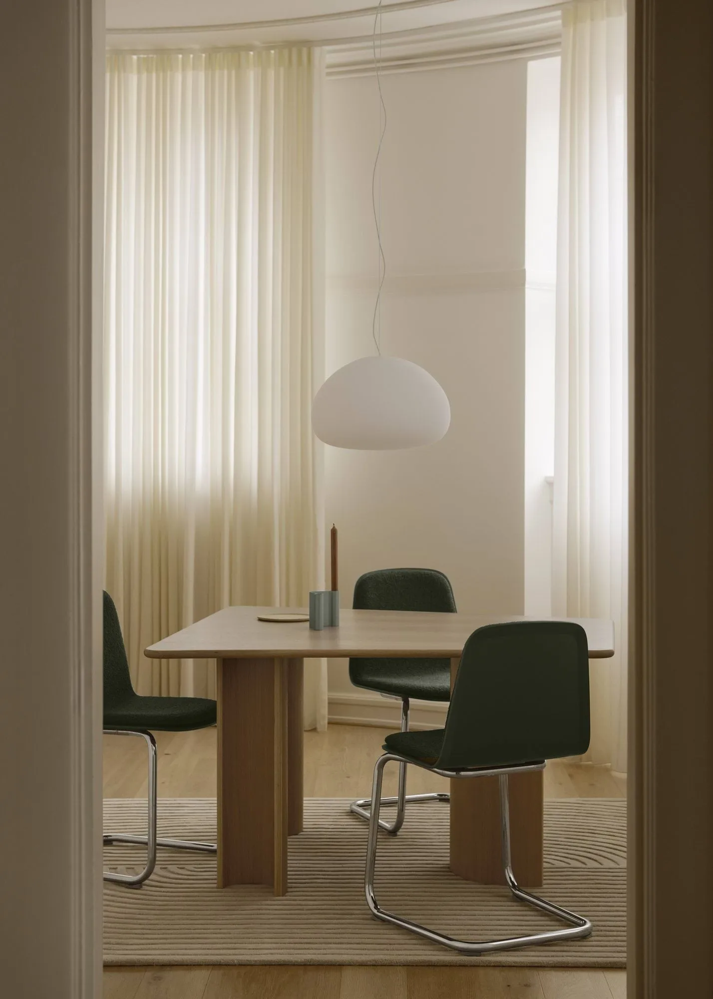 Brink Chair Cantilever Base stol, Svart Muuto Brink Chair Cantilever Base stol, Svart Muuto