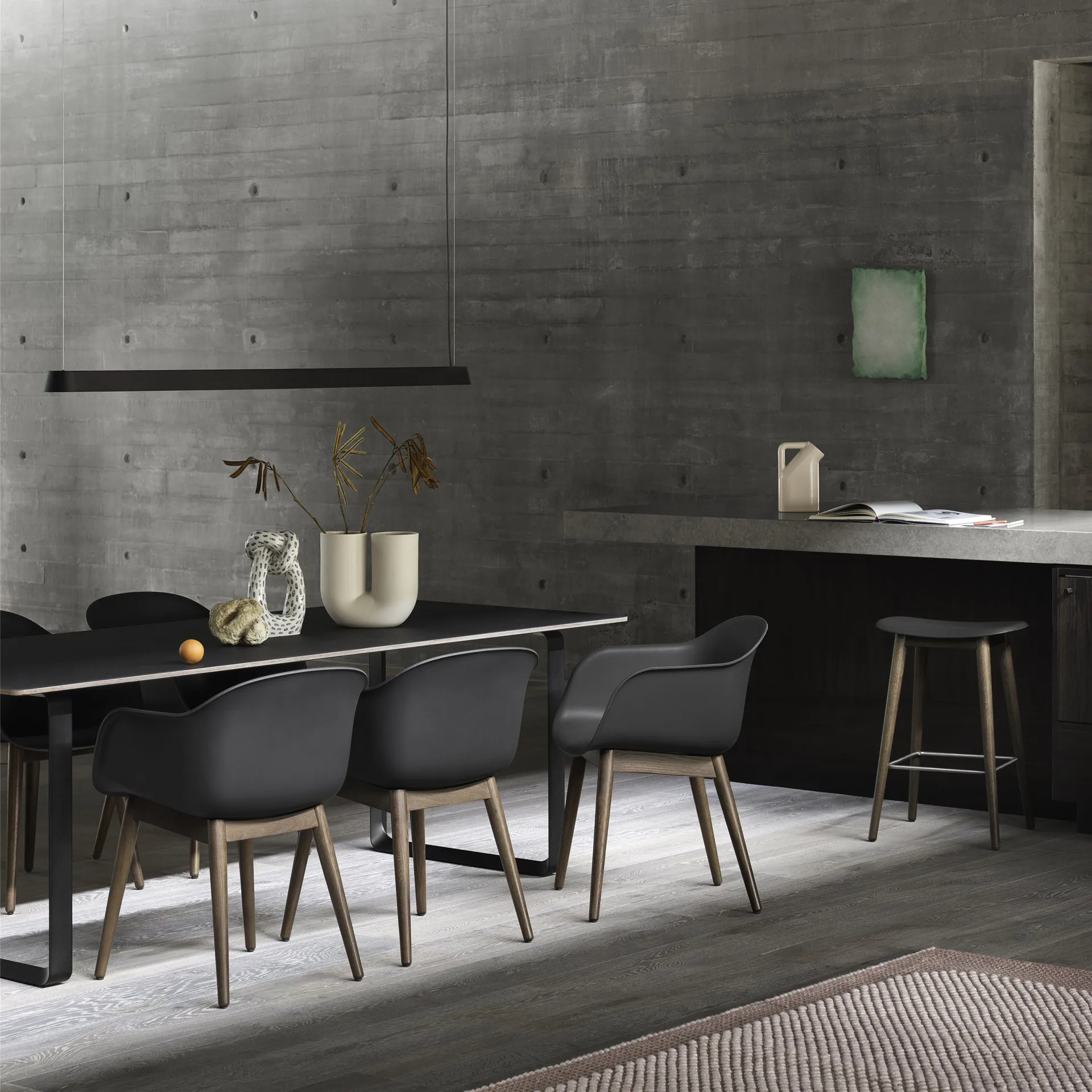 Fiber Armchair med träben, Black-Stained dark brown Muuto