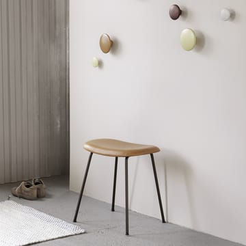 Fiber pall - läder black, svart stålstativ - Muuto