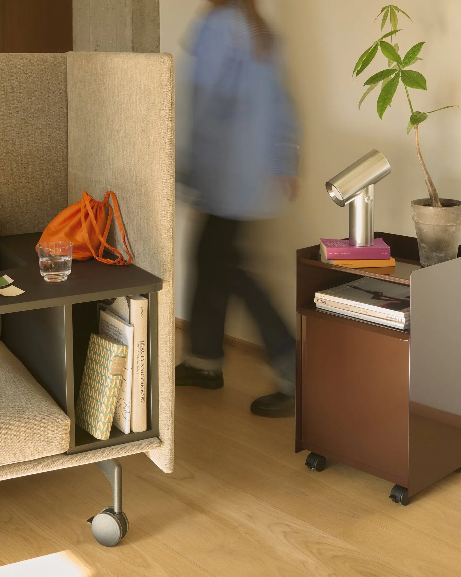 Folded Trolley rullvagn med skåp, Black Muuto