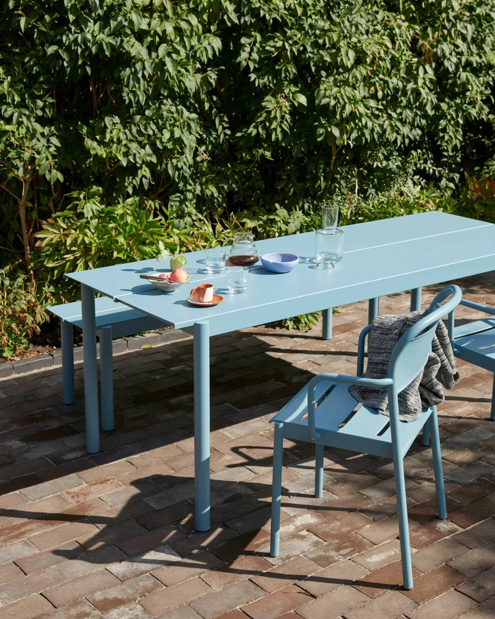 Linear Steel bord 200x75 cm, Pale blue Muuto