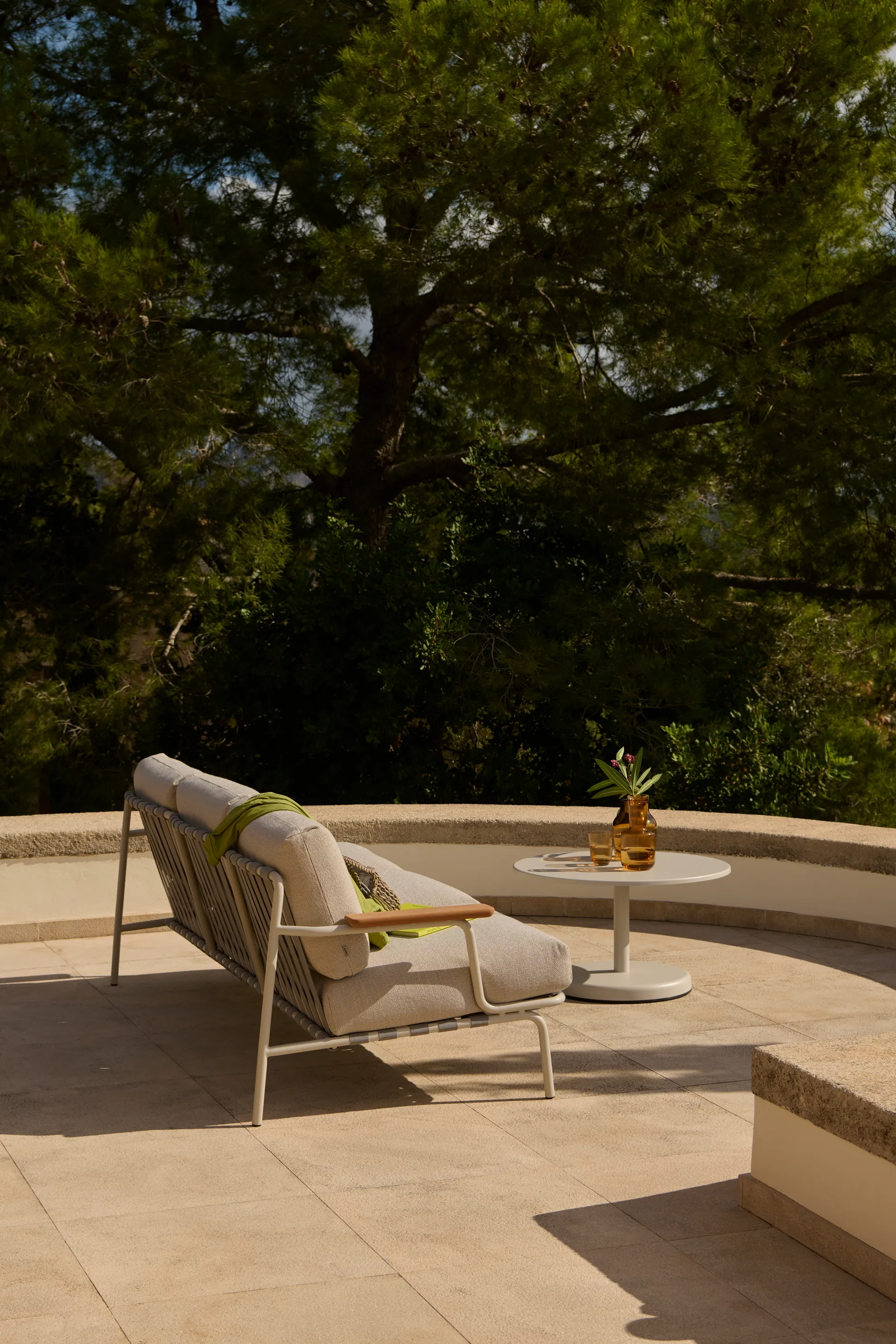 Linear Steel soffbord, Grey, Ø70x40 cm Muuto