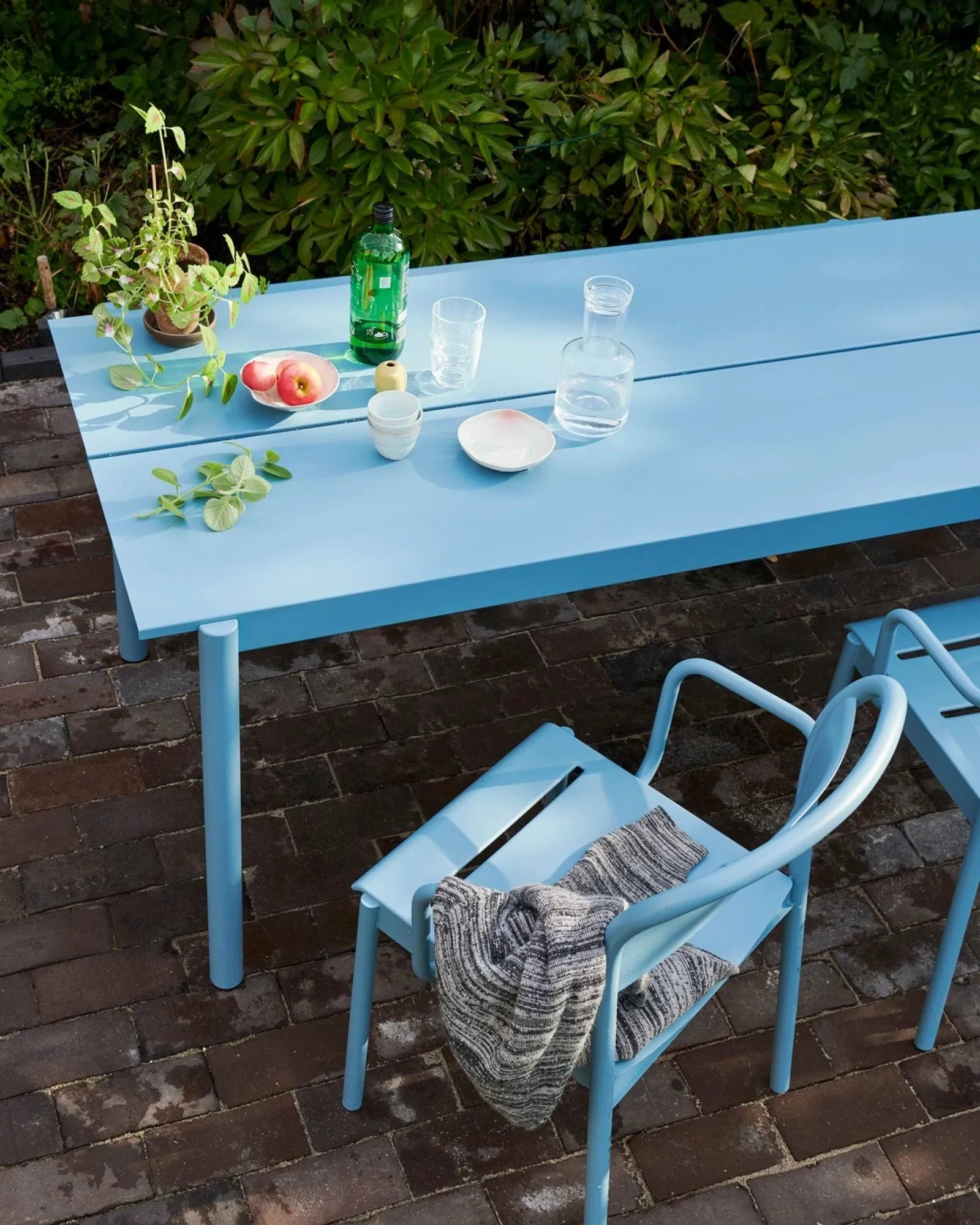 Linear steel table bord 220x90 cm, Dark green (RAL 6012) Muuto
