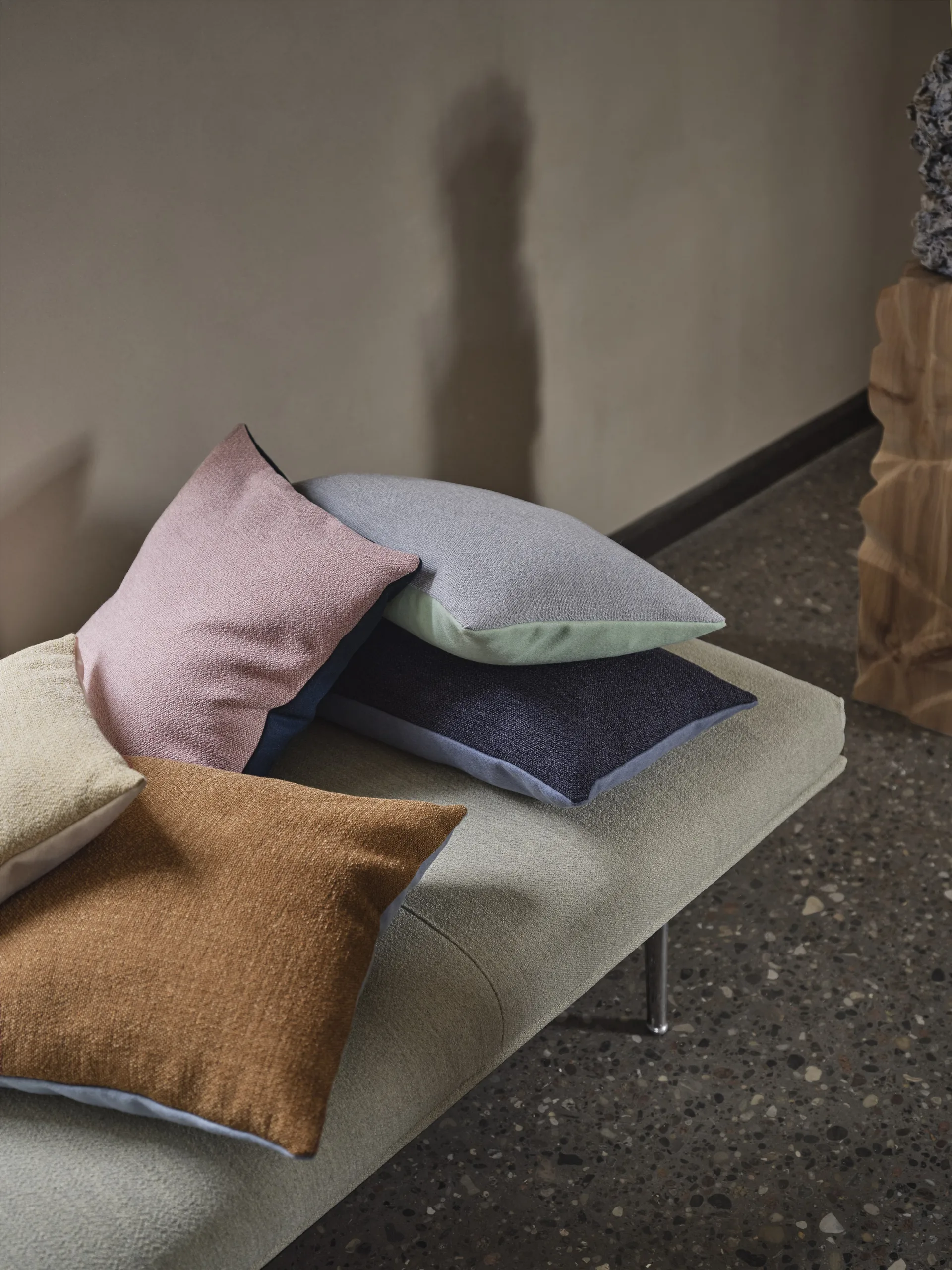 Mingle kudde 45x45 cm, Copper Brown-Light Blue Muuto