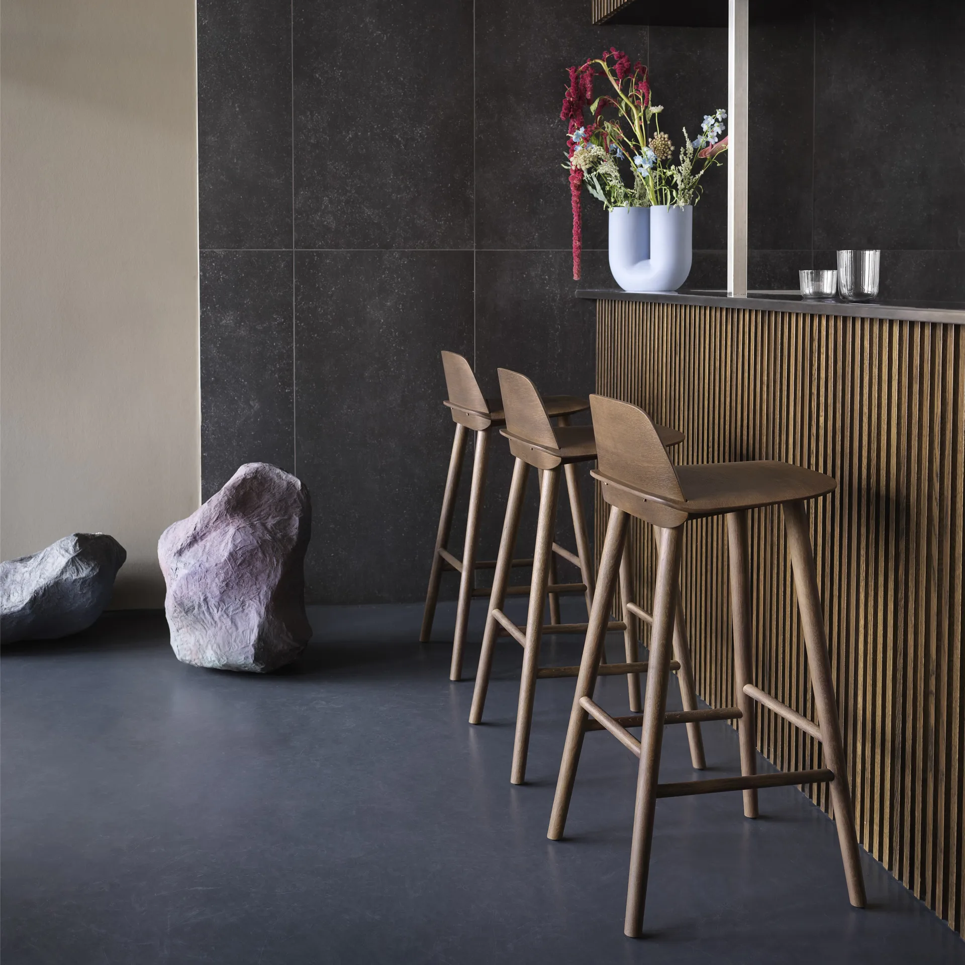 Nerd counter stol 65 cm, Stained dark brown Muuto