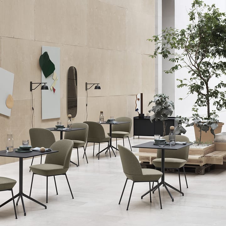 Oslo sidostol tygklädd, Ocean 21-Anthracite black Muuto