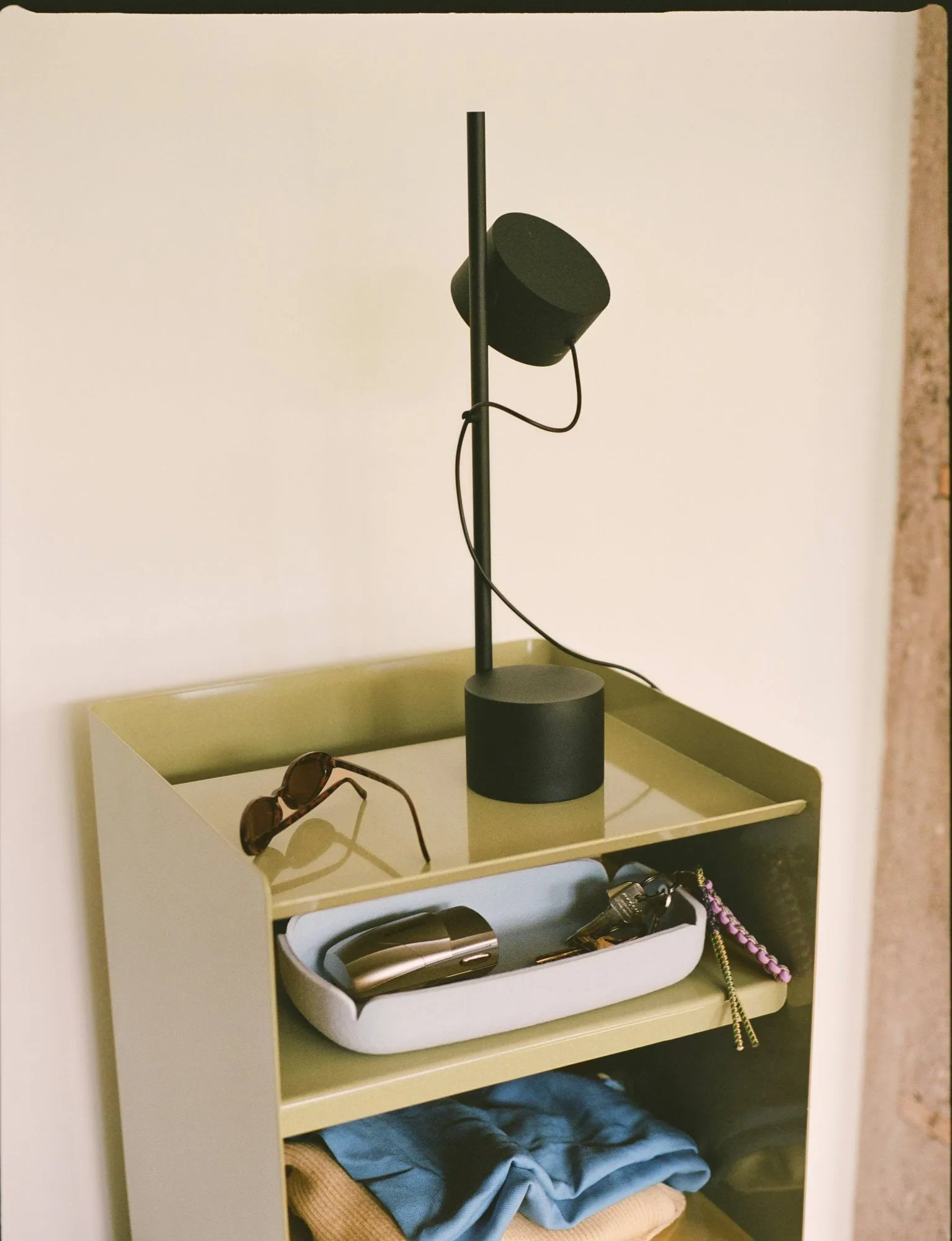Post bordslampa, Black Muuto