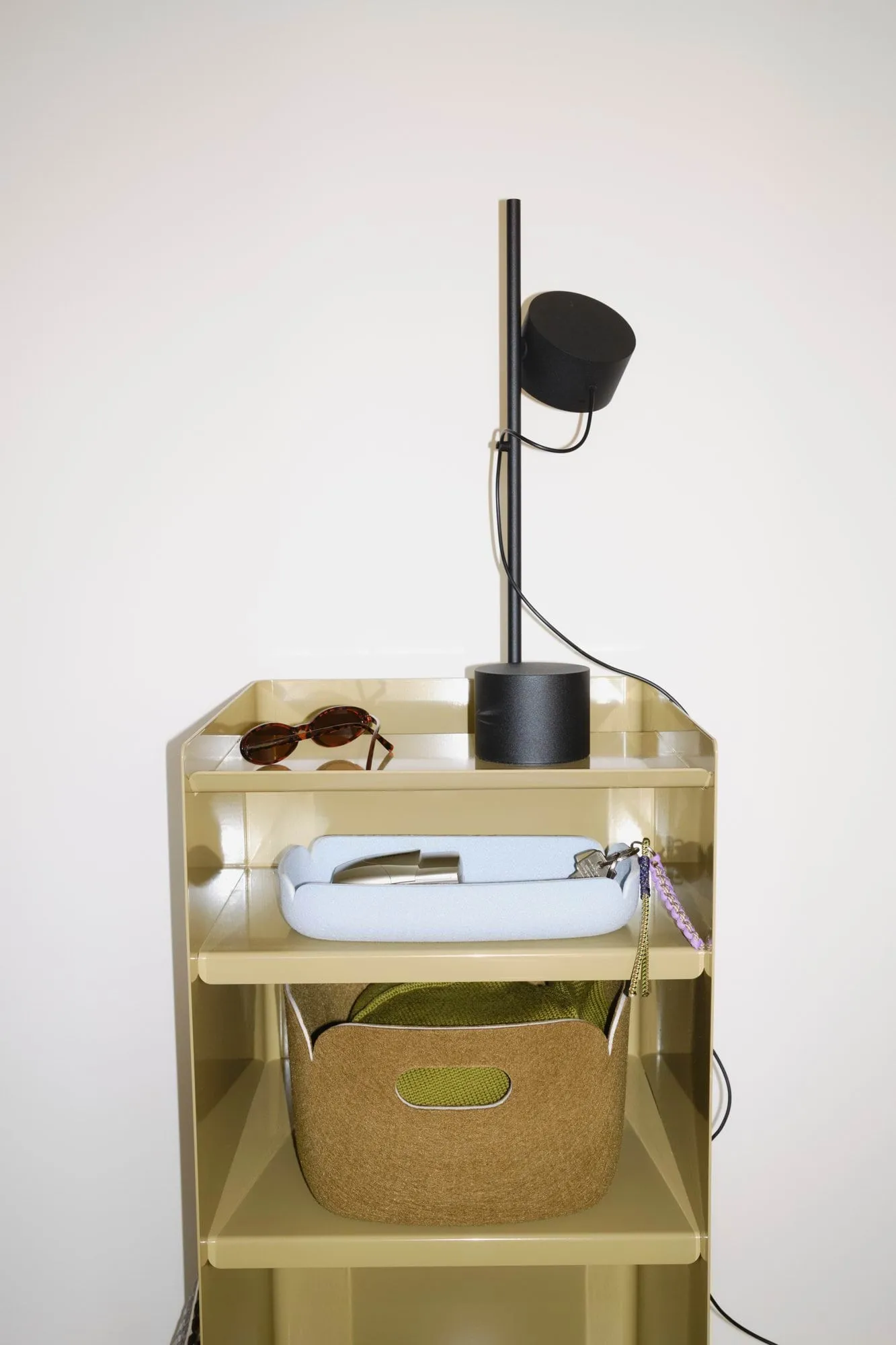 Post bordslampa, Black Muuto