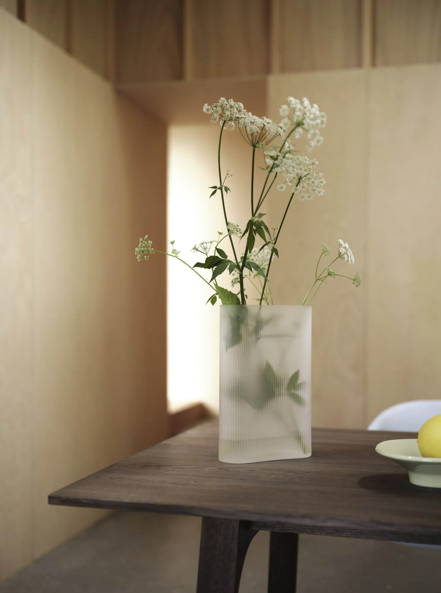 Ridge vas frostat glas 16,5 cm, Light orange Muuto