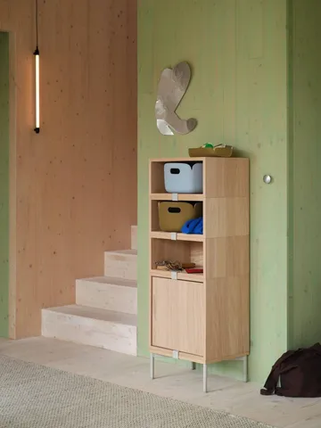 Stacked förvaringssystem med ryggskiva medium - Oak - Muuto