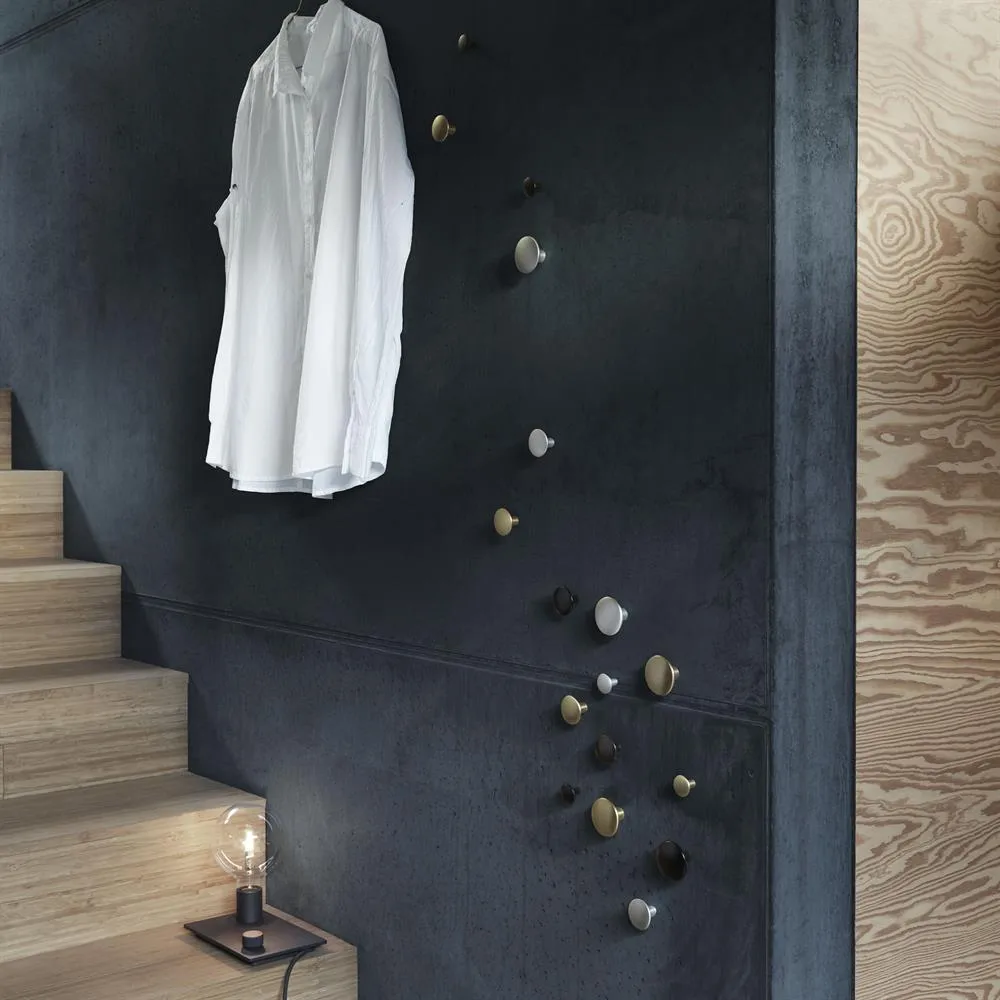 The dots klädkrok aluminium, Ø2,7 cm Muuto