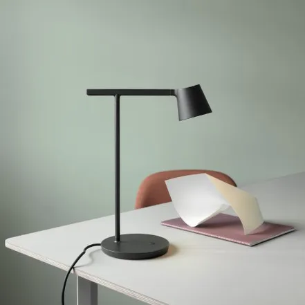 Tip bordslampa, svart Muuto