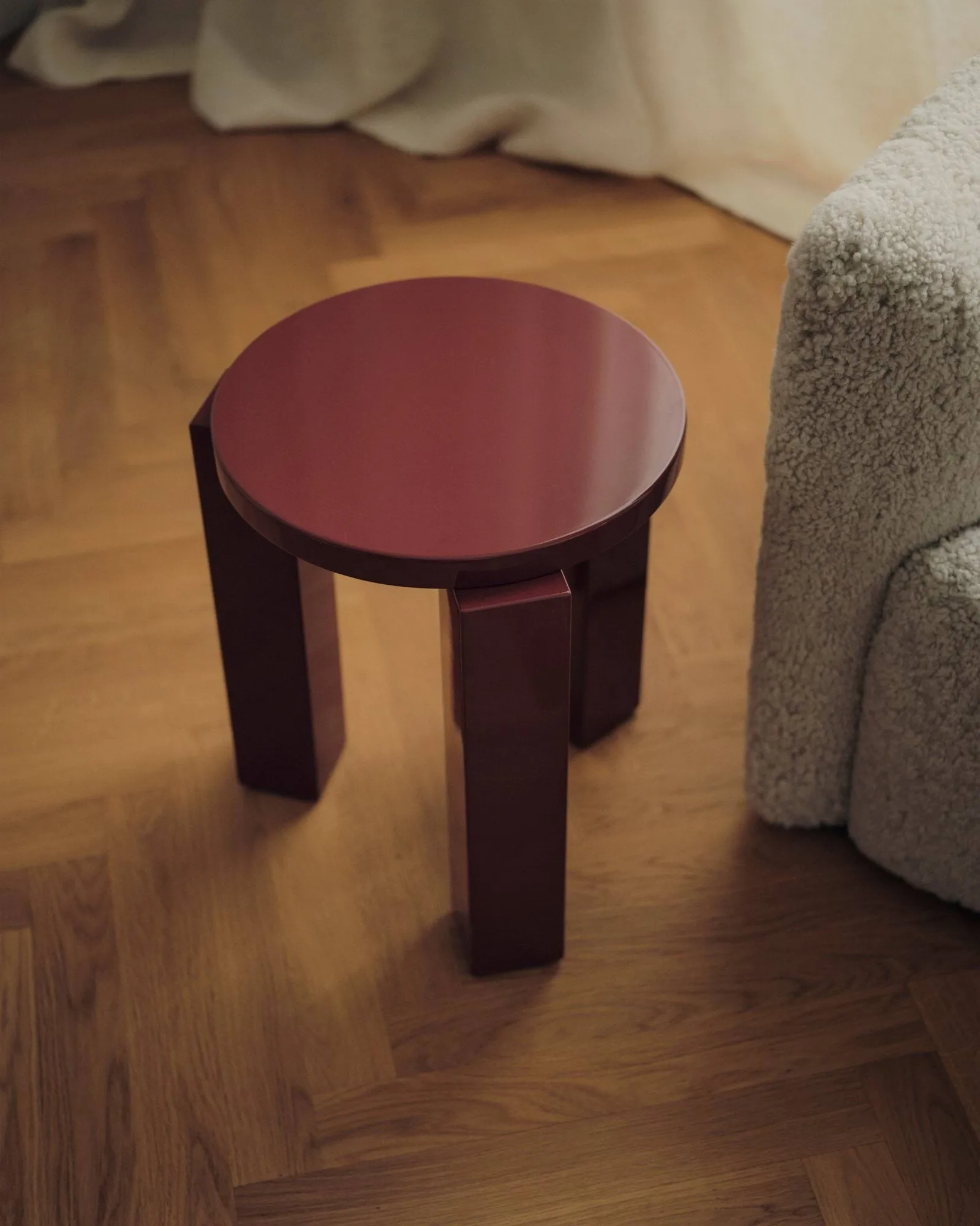 Atlas rund pall, Burgundy, Ø36x44 cm New Works