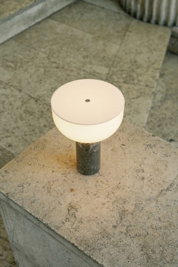 Kizu portable bordslampa - Gris du marais - New Works