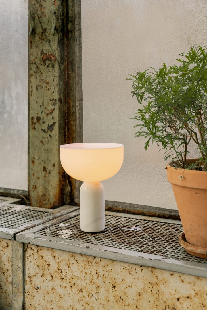 Kizu portable bordslampa - White marble - New Works